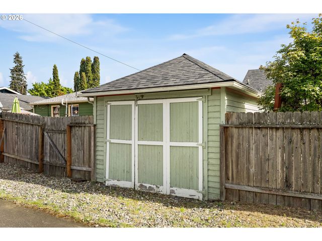 614 W 29TH St, Vancouver, WA 98660