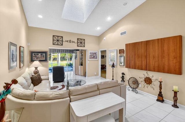 7195 Summer Tree Drive, Boynton Beach, FL 33437