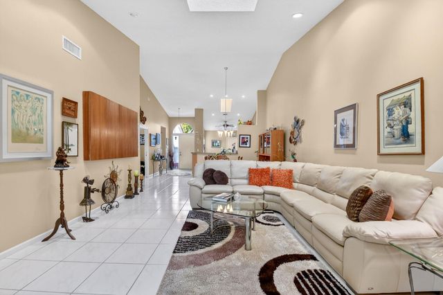 7195 Summer Tree Drive, Boynton Beach, FL 33437