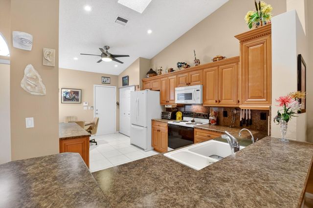 7195 Summer Tree Drive, Boynton Beach, FL 33437