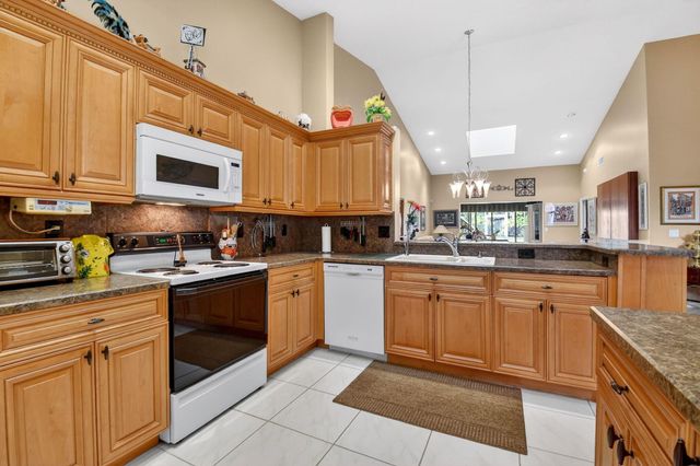 7195 Summer Tree Drive, Boynton Beach, FL 33437