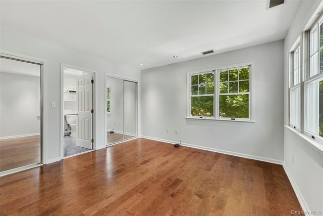 21 Brookridge Court, Rye Brook, NY 10573