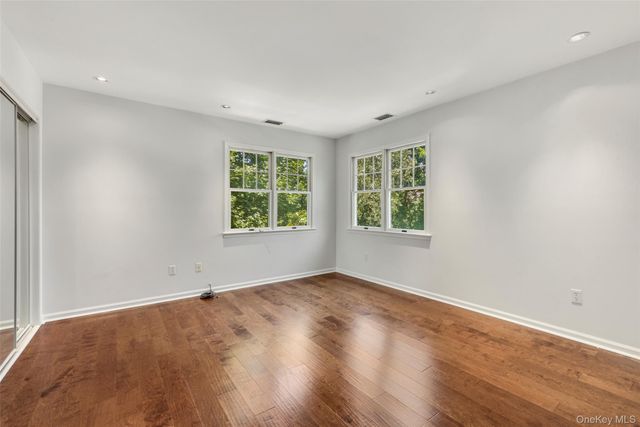21 Brookridge Court, Rye Brook, NY 10573