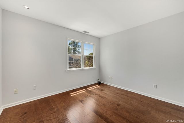 21 Brookridge Court, Rye Brook, NY 10573