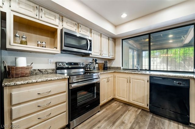 4211 Flamingo Crest Drive, Las Vegas, NV 89121