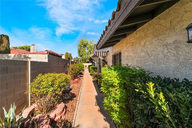 4211 Flamingo Crest Drive, Las Vegas, NV 89121