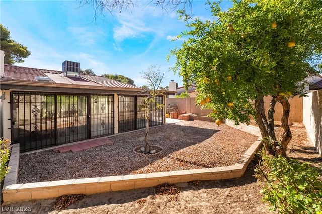 4211 Flamingo Crest Drive, Las Vegas, NV 89121