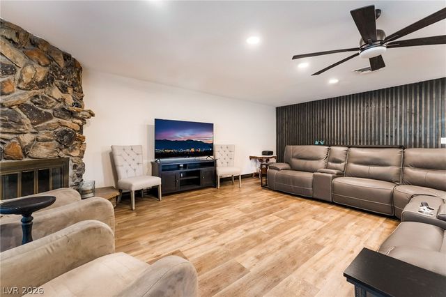 4211 Flamingo Crest Drive, Las Vegas, NV 89121