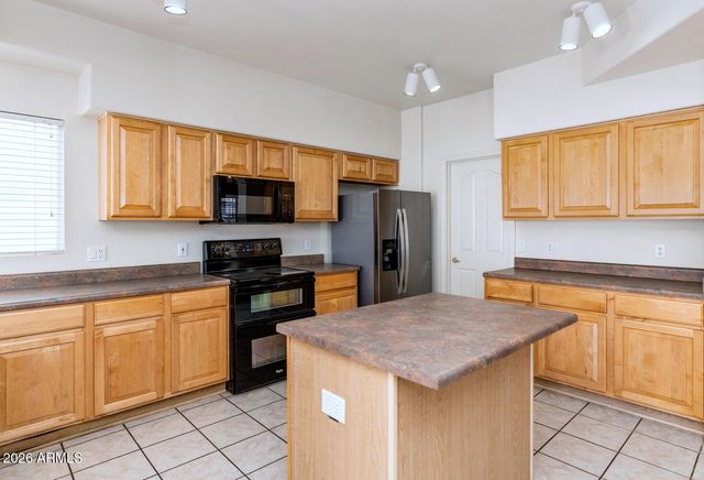 7212 W SURREY Avenue, Peoria, AZ 85381