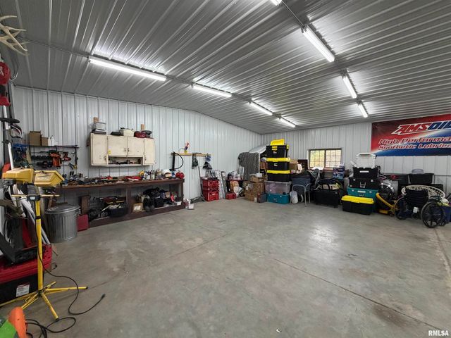 1196 160TH Street, Abingdon, IL 61410