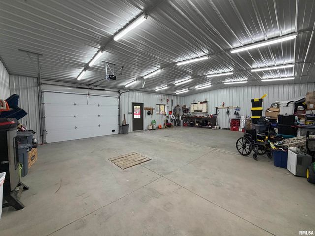 1196 160TH Street, Abingdon, IL 61410