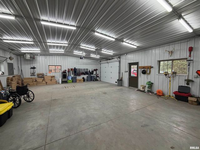 1196 160TH Street, Abingdon, IL 61410