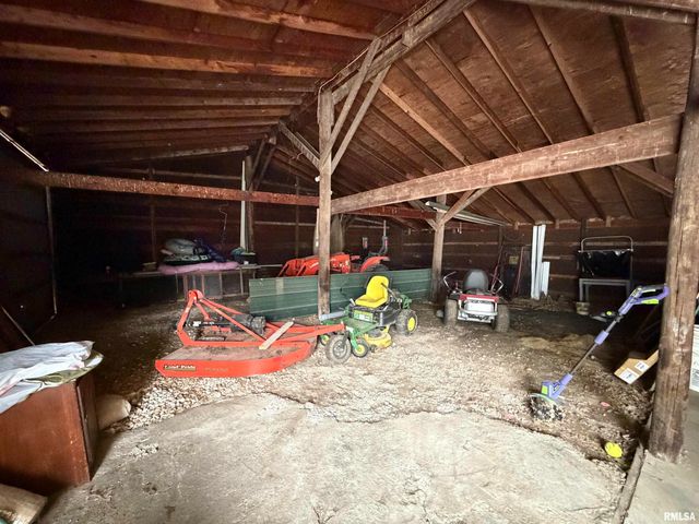 1196 160TH Street, Abingdon, IL 61410