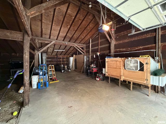 1196 160TH Street, Abingdon, IL 61410