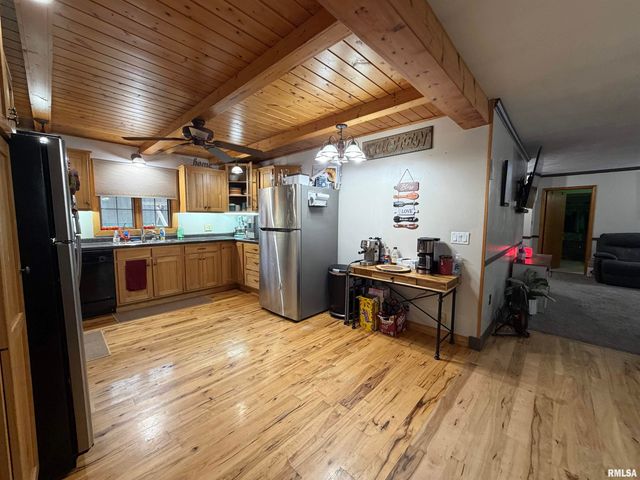 1196 160TH Street, Abingdon, IL 61410