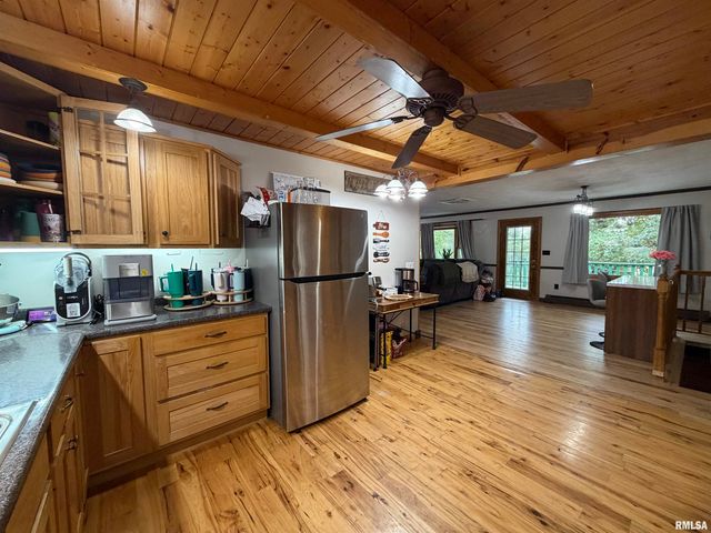 1196 160TH Street, Abingdon, IL 61410