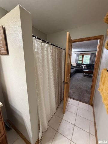 1196 160TH Street, Abingdon, IL 61410