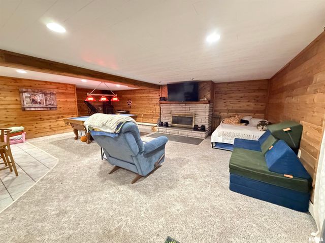 1196 160TH Street, Abingdon, IL 61410