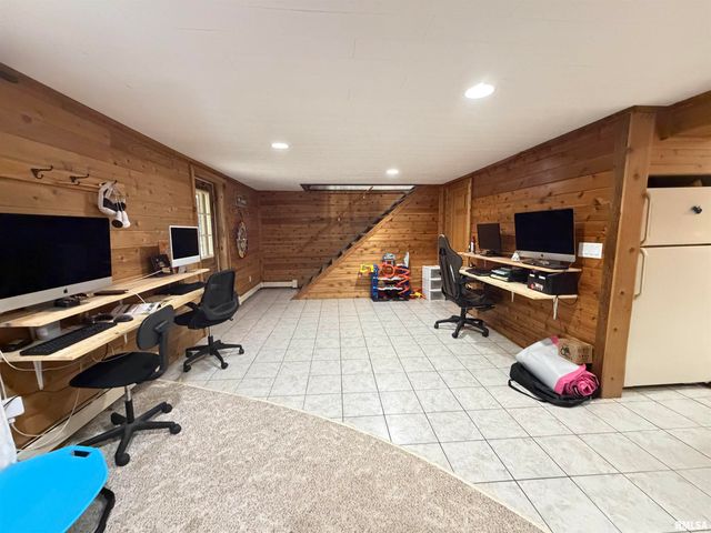 1196 160TH Street, Abingdon, IL 61410