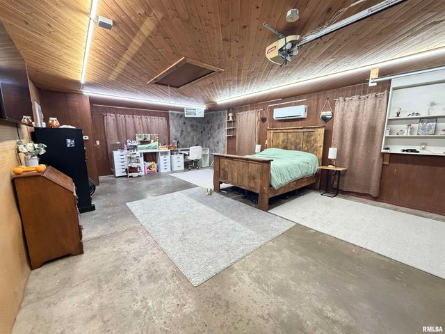 1196 160TH Street, Abingdon, IL 61410