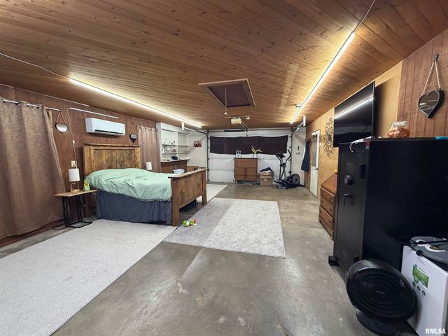 1196 160TH Street, Abingdon, IL 61410