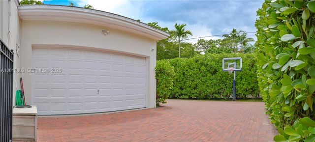 1535 Baracoa Ave, Coral Gables, FL 33146