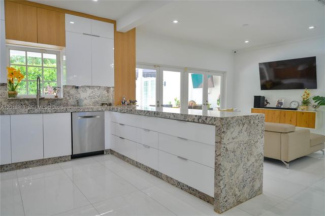1535 Baracoa Ave, Coral Gables, FL 33146