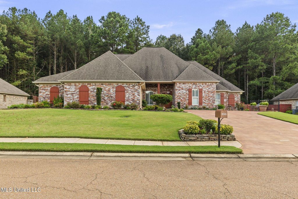 444 Edgewood Crossing, Brandon, MS 39042