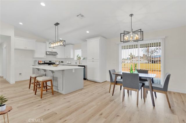 20190 Osseo Road, Apple Valley, CA 92308