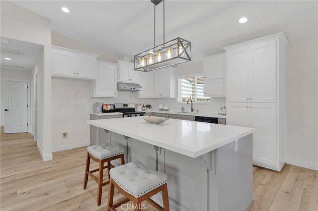 20190 Osseo Road, Apple Valley, CA 92308