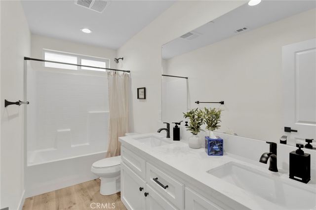 20190 Osseo Road, Apple Valley, CA 92308