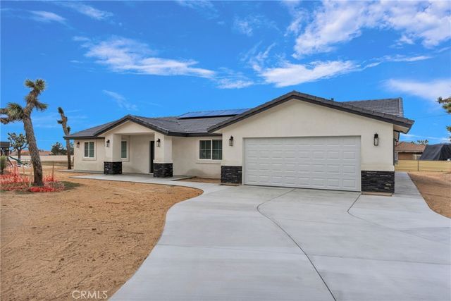 20190 Osseo Road, Apple Valley, CA 92308