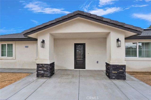 20190 Osseo Road, Apple Valley, CA 92308