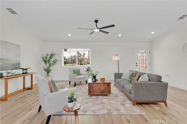 20190 Osseo Road, Apple Valley, CA 92308