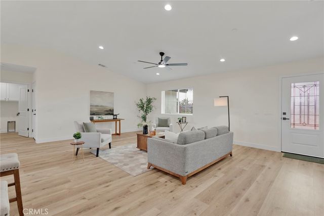 20190 Osseo Road, Apple Valley, CA 92308