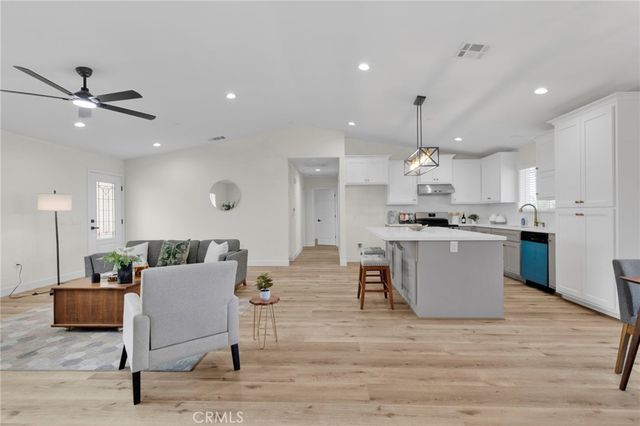 20190 Osseo Road, Apple Valley, CA 92308