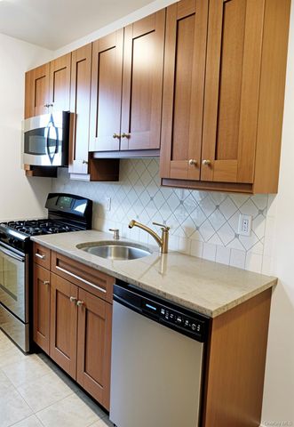 220 Pelham Road 6G, New Rochelle, NY 10805