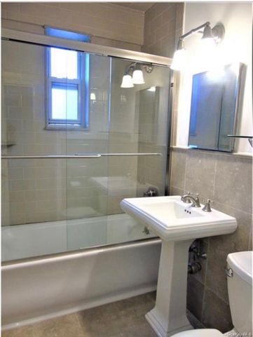 220 Pelham Road 6G, New Rochelle, NY 10805