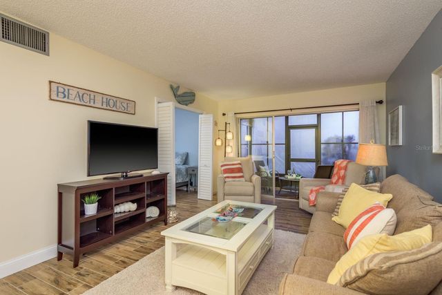 2211 BELLEAIR ROAD D12, Clearwater, FL 33764