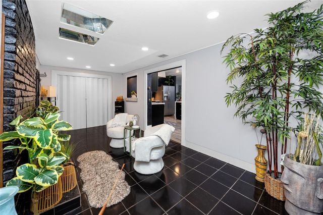 6200 52ND AVENUE N, St Petersburg, FL 33709
