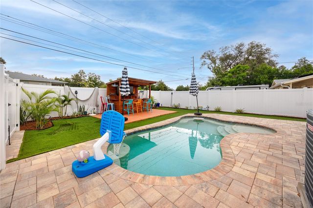 6200 52ND AVENUE N, St Petersburg, FL 33709