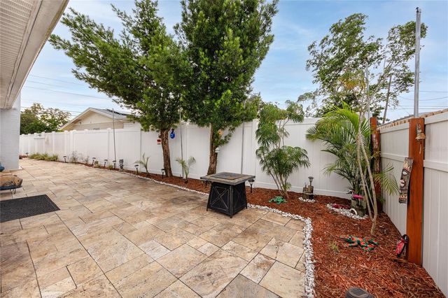 6200 52ND AVENUE N, St Petersburg, FL 33709