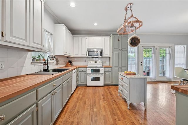 7686 Fulton Avenue, Tulsa, OK 74136