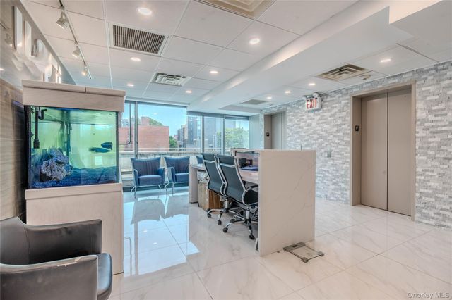 36-36 Main Street 6N, Flushing, NY 11354