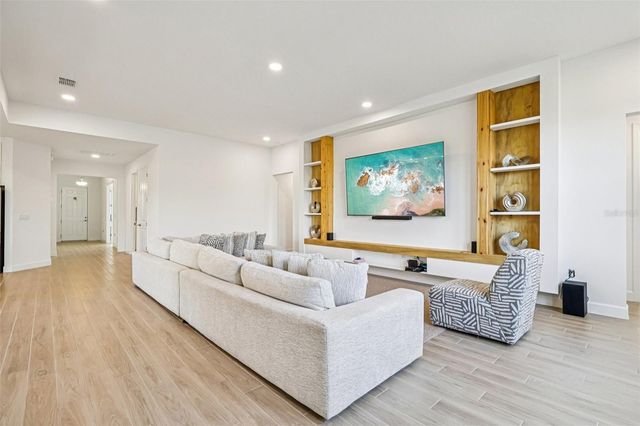 710 CREEPING FIG STREET, Apopka, FL 32703