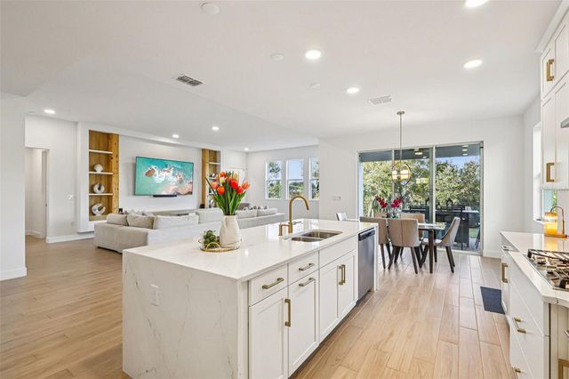 710 CREEPING FIG STREET, Apopka, FL 32703