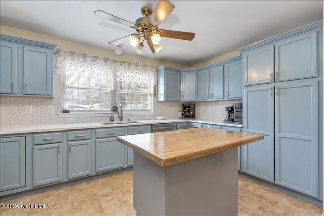 536 Deer Creek Court, Jackson, NJ 08527