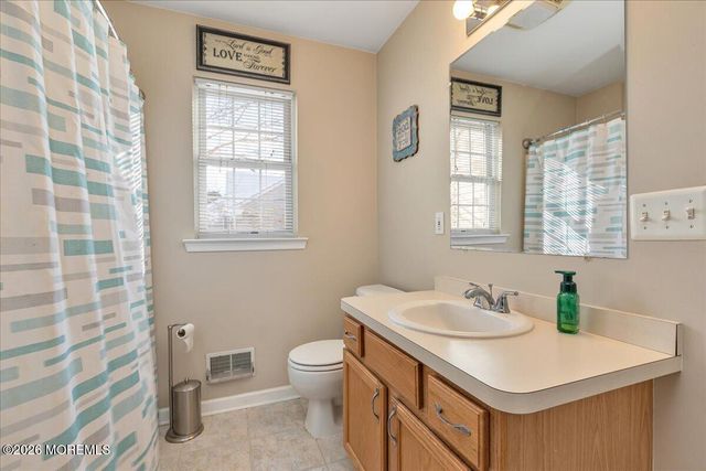 536 Deer Creek Court, Jackson, NJ 08527