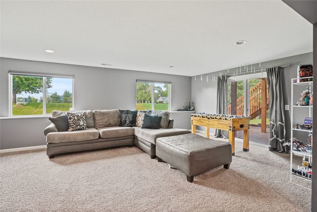 16215 Monroe Court, Urbandale, IA 50323