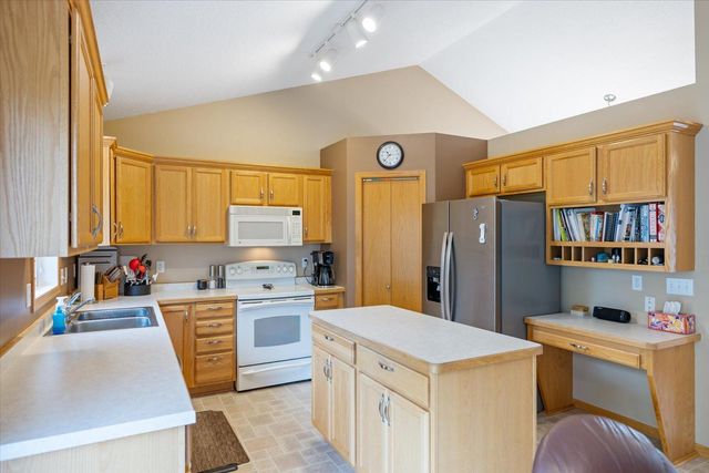 636 Ridgewood Lane, Delano, MN 55328